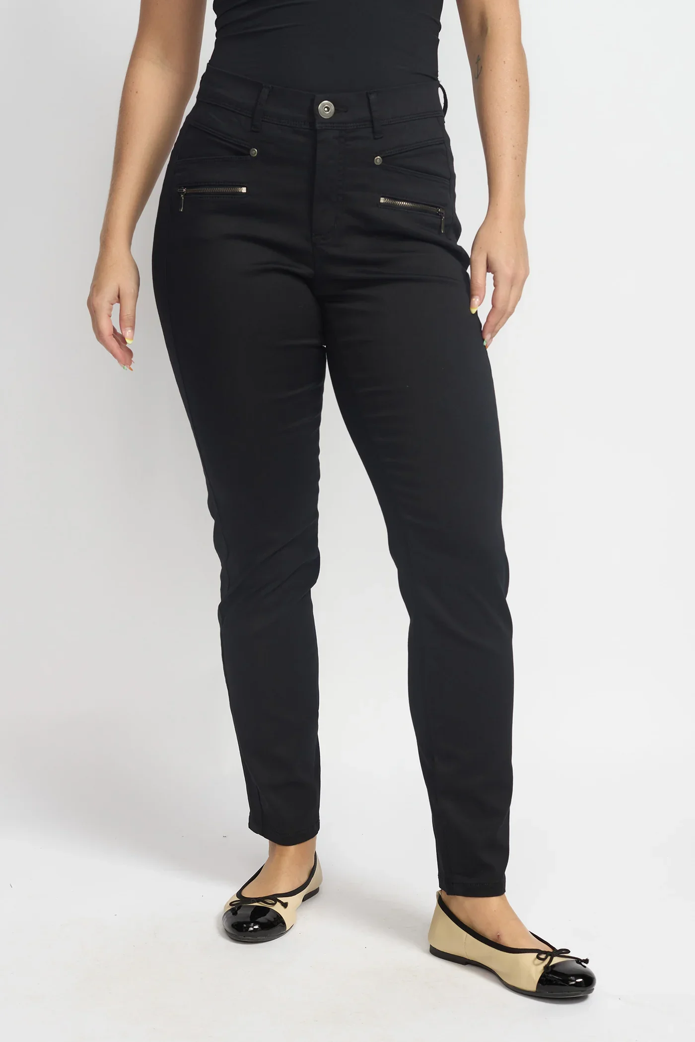 2-Biz Rany bukser i sort med smalle ben – frontvisning