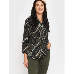 Kvinde med 2-Biz Dorte grn bluse i let og bldt materiale