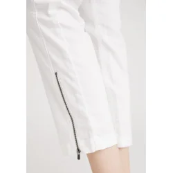 Visning af Laurie Piper bukser i hvid med med lynlsdetalje