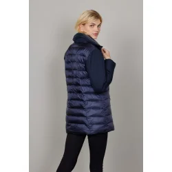 Monalisa-jakken set bagfra p model, viser feminine linjer og det elegante mix af materialer