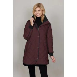 Kvinde ifrt quiltet bordeaux jakke fra Junge med lynlslukning og trykknapper