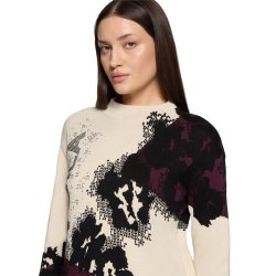 N�rbillede af m�nsteret, krave og strikkvaliteten p� den creme og bordeaux strikbluse i bomuld