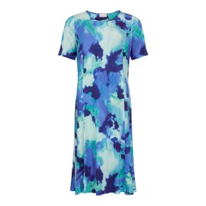 Smuk m�nstret kjole fra Godske i klare bl� og turkis farver med runde hals og korte �rmer.
