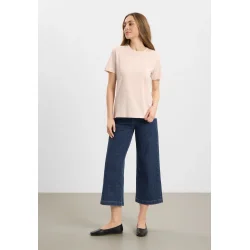 M�nstrede LAURIE Donna Loose jeans med kort benl�ngde p� model