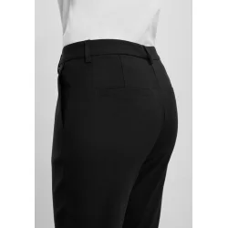 N�rbillede af paspolerede baglommer p� sorte Julia bukser