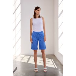 Bl� sporty Micha shorts i bomuld vist p� model forfra