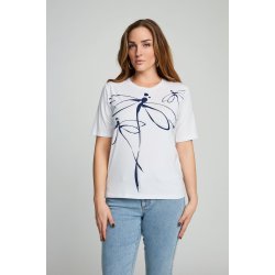 Hvid Micha t-shirt med dekorativt feminint print foran ses p� model