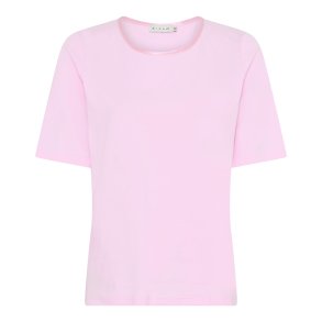 Klassisk lyser�d Micha t-shirt med fin satinkant i halsudsk�ringen vist p� model