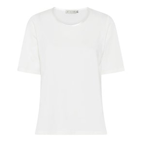 Klassisk off-white Micha t-shirt med fin satinkant i halsudsk�ringen vist p� model
