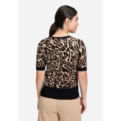 Bagsidevisning af den figursyede strik-T-shirt p� model, der viser pasformen over ryggen